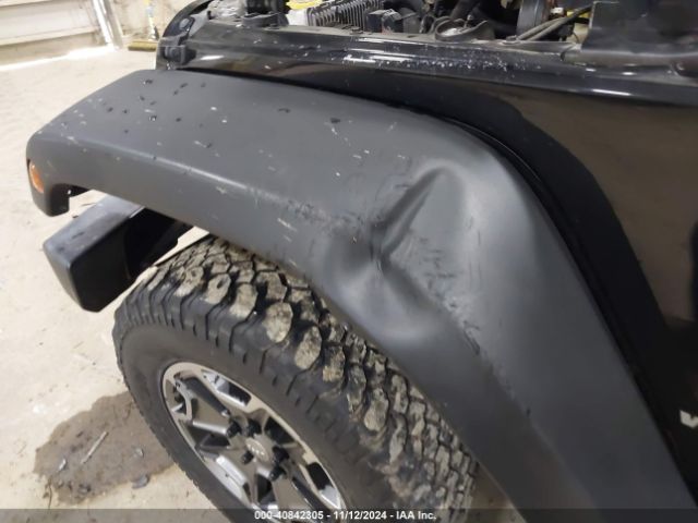 1C4BJWDGXHL602348 Jeep Wrangler Unlimited Sport 4x4