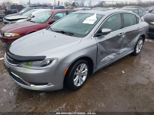 Chrysler 200 Limited 2015 1C3CCCAB2FN582012 Image 2