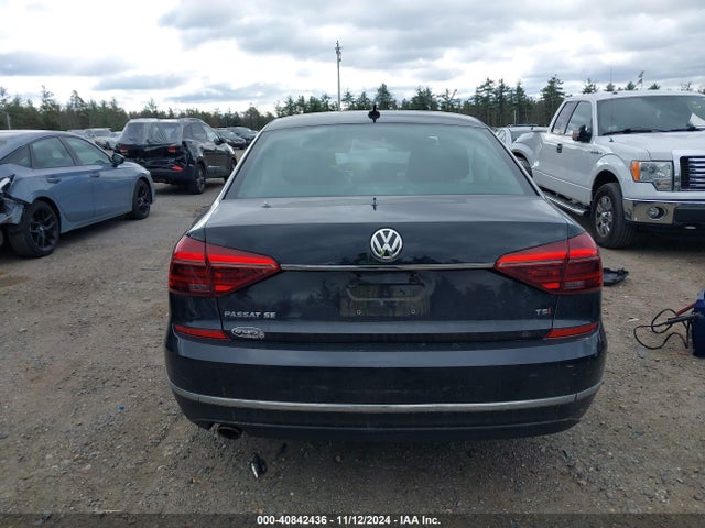 Volkswagen Passat 2.0t Se 2018 1VWBA7A39JC044681 Image 16