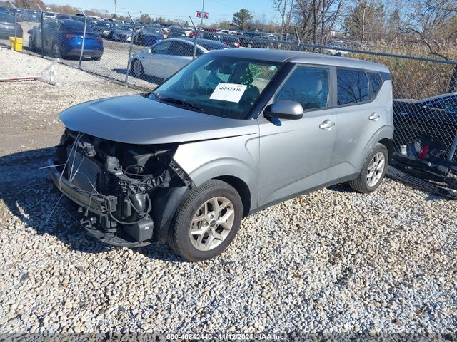 KIA SOUL LX 2023 KNDJ23AU4P7857246 Image 2