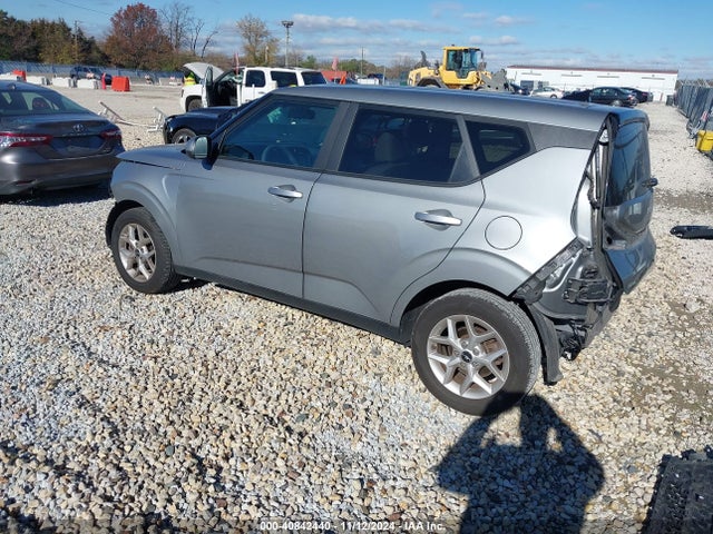 KIA SOUL LX 2023 KNDJ23AU4P7857246 Image 3