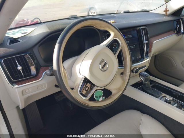 7JR102FK4LG030981 Volvo S60 T5 Momentum