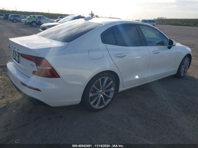 7JR102FK4LG030981 Volvo S60 T5 Momentum