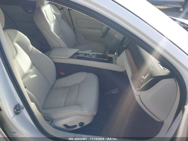 7JR102FK4LG030981 Volvo S60 T5 Momentum