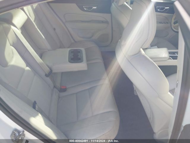 7JR102FK4LG030981 Volvo S60 T5 Momentum
