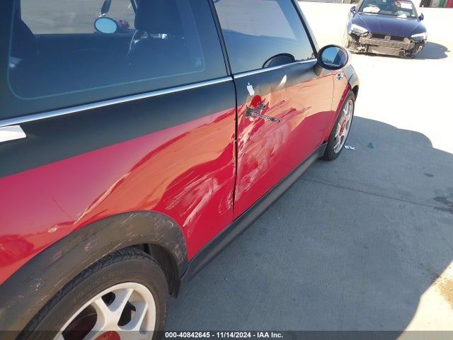 2006 MINI COOPER S WMWRE33576TL17151 Photo 5