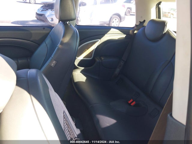 2006 MINI COOPER S WMWRE33576TL17151 Photo 7