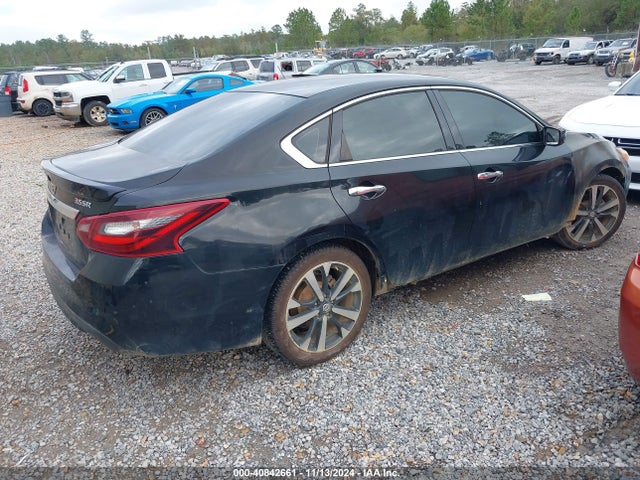 1N4BL3AP1HC158375 Nissan Altima 3.5 Sr