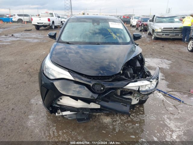 JTNKHMBX8M1110857 Toyota C-HR LE