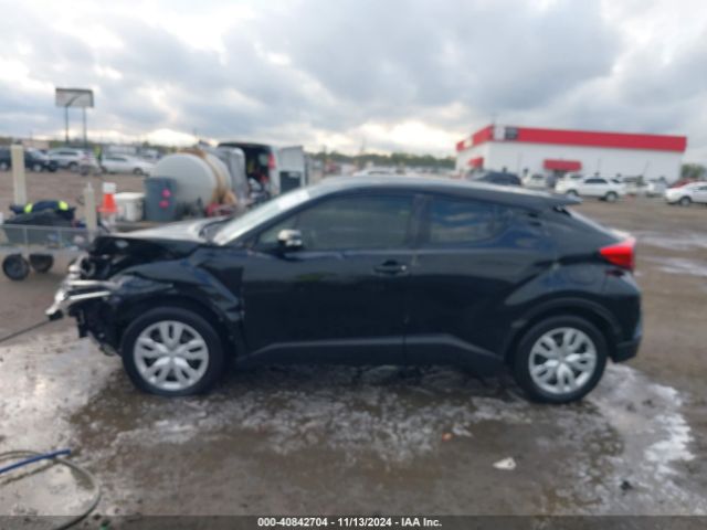 JTNKHMBX8M1110857 Toyota C-HR LE