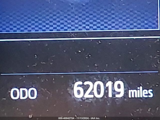 JTNKHMBX8M1110857 Toyota C-HR LE