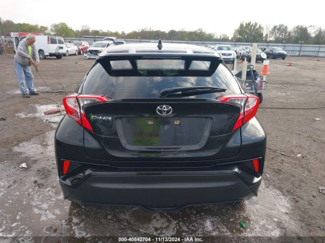 JTNKHMBX8M1110857 Toyota C-HR LE