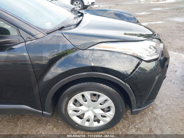 JTNKHMBX8M1110857 Toyota C-HR LE