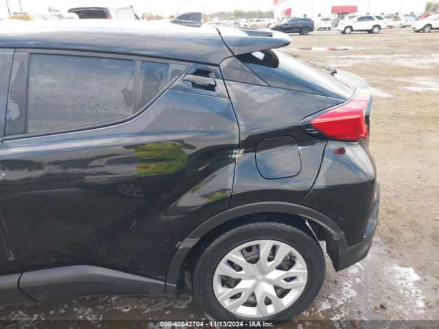 JTNKHMBX8M1110857 Toyota C-HR LE