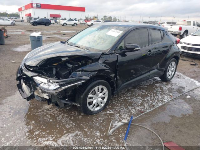 JTNKHMBX8M1110857 Toyota C-HR LE