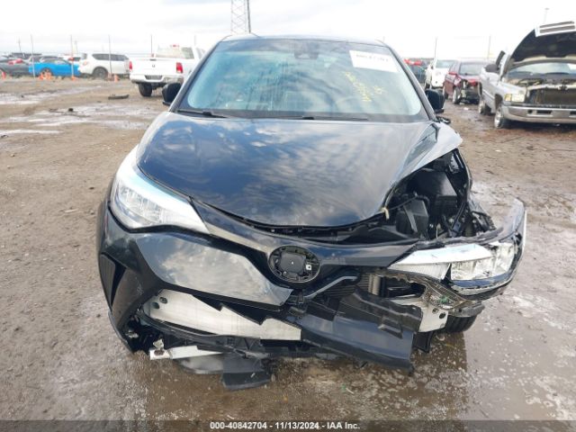 JTNKHMBX8M1110857 Toyota C-HR LE