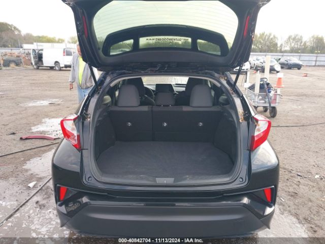 JTNKHMBX8M1110857 Toyota C-HR LE