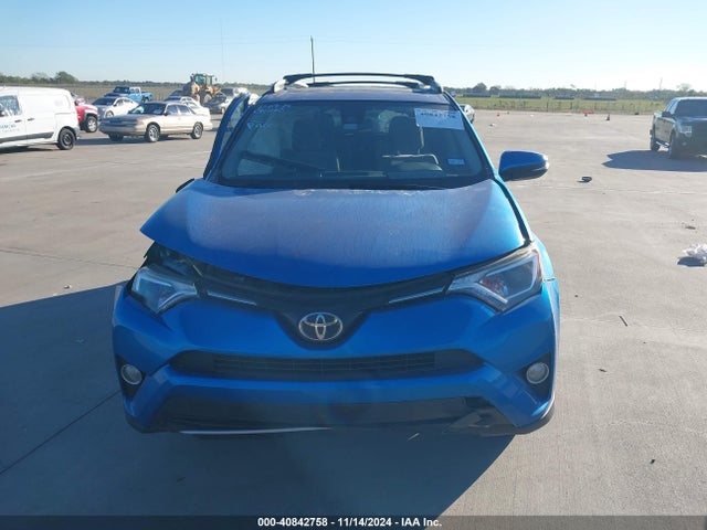 JTMWFREV1JJ152818 Toyota Rav4 Adventure/xle