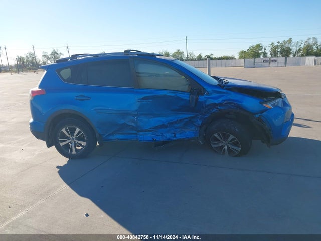 JTMWFREV1JJ152818 Toyota Rav4 Adventure/xle