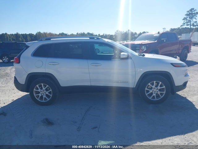 1C4PJMCB5HW575686 Jeep Cherokee Latitude 4x4