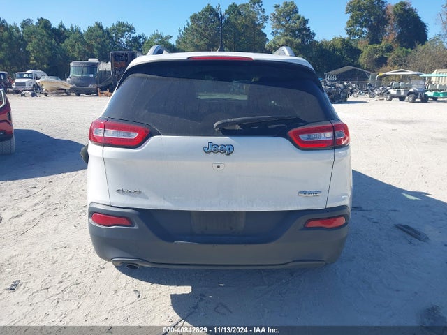 1C4PJMCB5HW575686 Jeep Cherokee Latitude 4x4