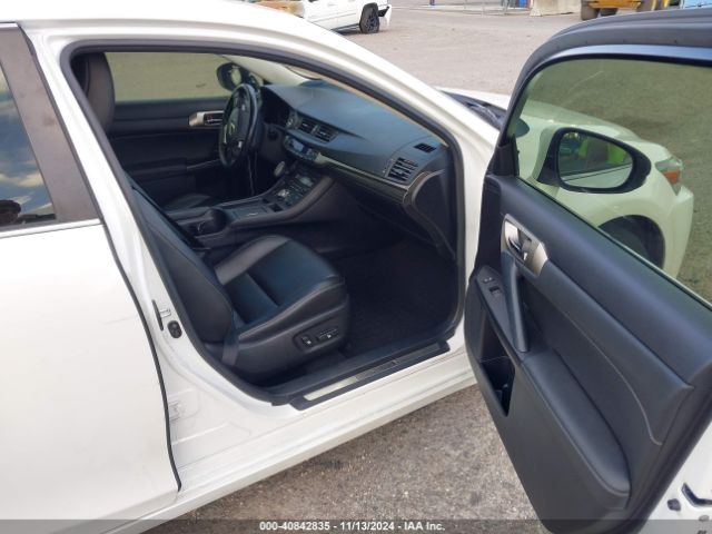 JTHKD5BH0E2176151 Lexus CT 200H