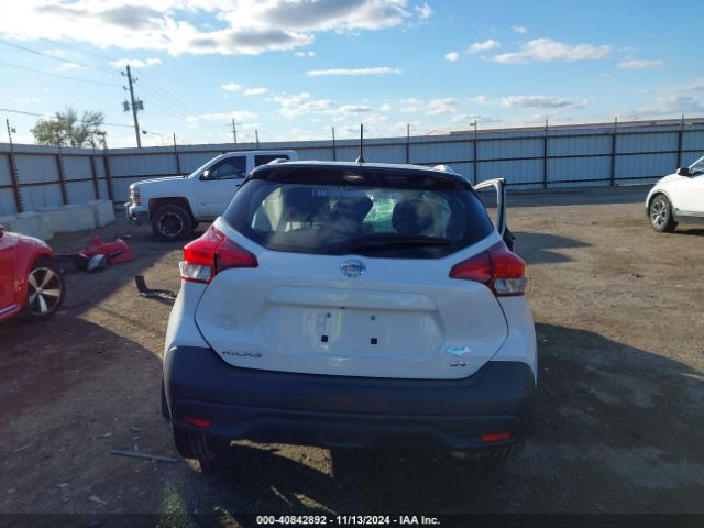 3N1CP5CU4KL566417 Nissan KICKS SV