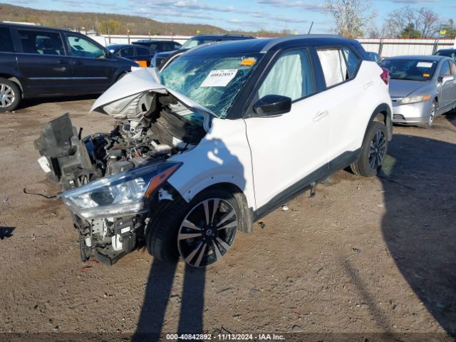 3N1CP5CU4KL566417 Nissan KICKS SV