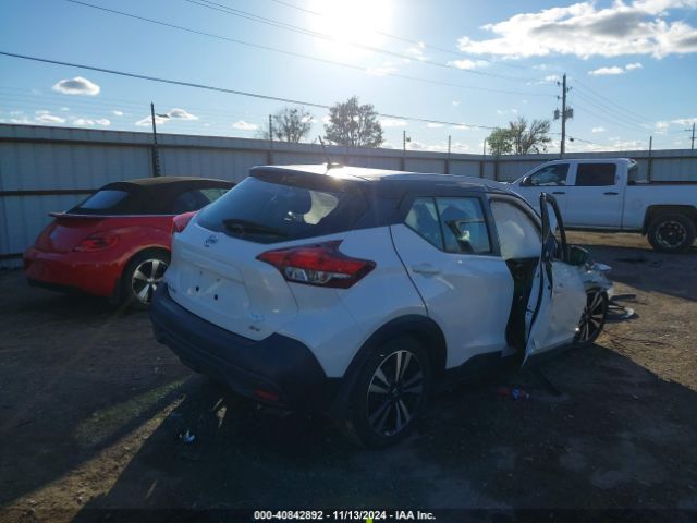 3N1CP5CU4KL566417 Nissan KICKS SV