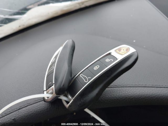 WP0AA2A79HL100861 Porsche PANAMERA 4