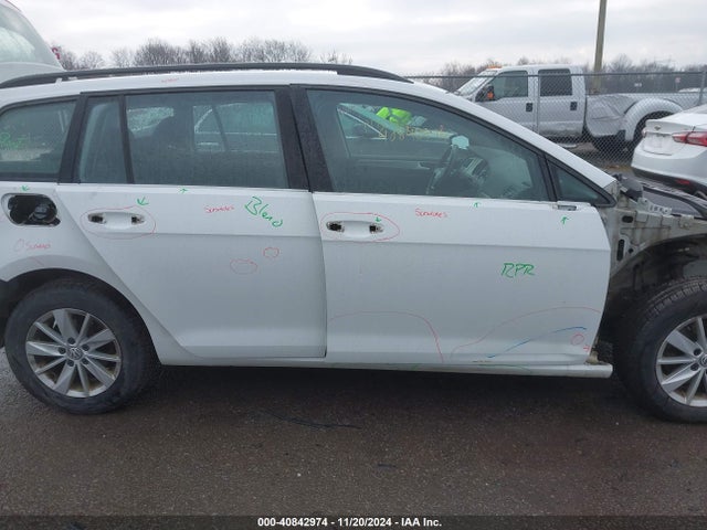 3VWC17AU7GM522696 Volkswagen Golf Sportwagen Tsi S 4-door