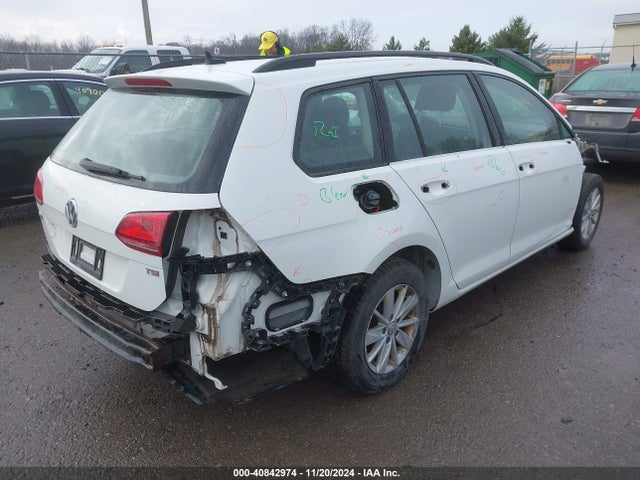 3VWC17AU7GM522696 Volkswagen Golf Sportwagen Tsi S 4-door