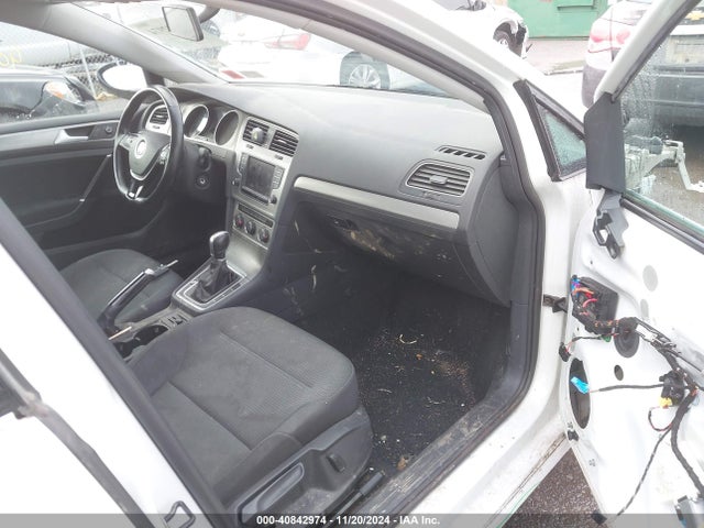 3VWC17AU7GM522696 Volkswagen Golf Sportwagen Tsi S 4-door