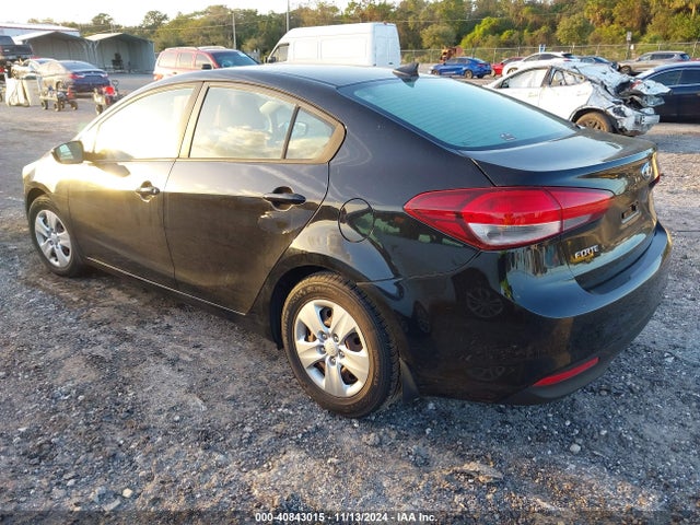 KIA FORTE LX 2017 3KPFK4A77HE040330 Image 3