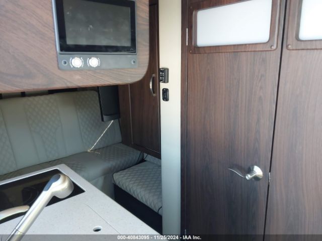 W1X4EBHY5MP429379 Mercedes-Benz Sprinter 2500 Standard Roof V6