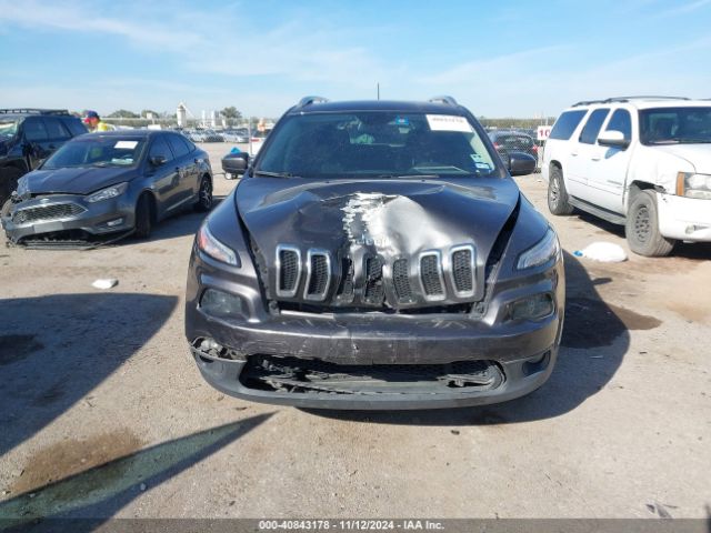 1C4PJMCS0GW263063 Jeep Cherokee Latitude