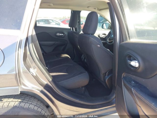 1C4PJMCS0GW263063 Jeep Cherokee Latitude