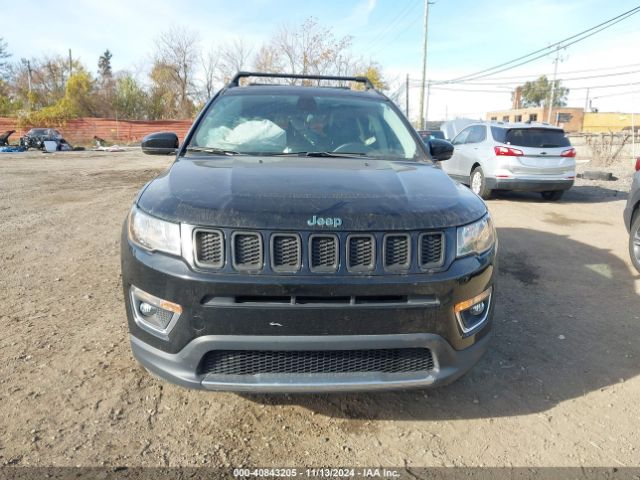 3C4NJDCB9JT135683 Jeep Compass Limited 4x4