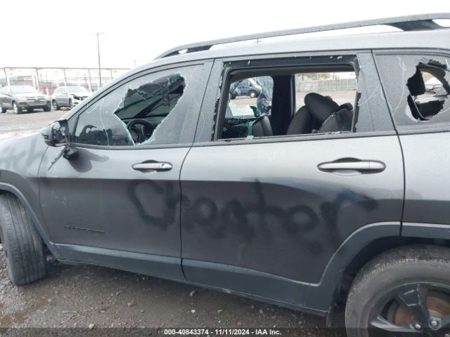 1C4PJLCB0FW770733 Jeep Cherokee Latitude Altitude