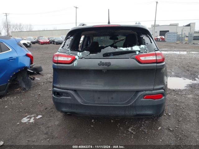 1C4PJLCB0FW770733 Jeep Cherokee Latitude Altitude