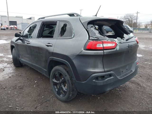 1C4PJLCB0FW770733 Jeep Cherokee Latitude Altitude