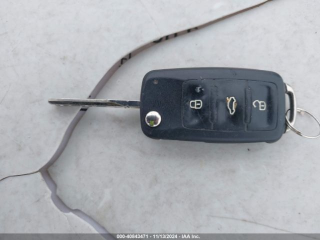 1VWBV7A39FC071410 Volkswagen Passat 2.0l Tdi Se