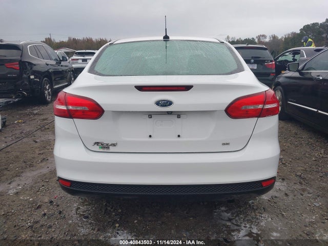 Ford FOCUS SE 2015 1FADP3F27FL201530 Image 17