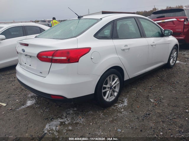 Ford FOCUS SE 2015 1FADP3F27FL201530 Image 4