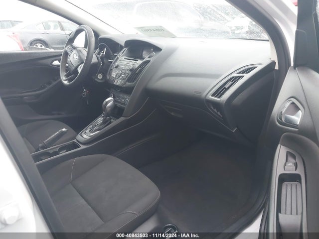 Ford FOCUS SE 2015 1FADP3F27FL201530 Image 5