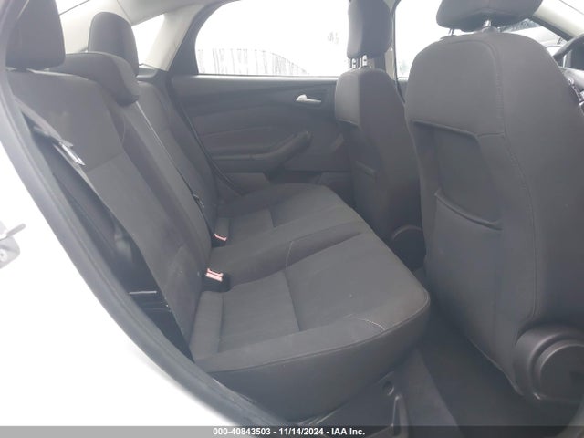 Ford FOCUS SE 2015 1FADP3F27FL201530 Image 8