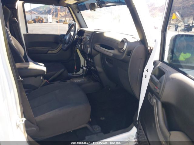 1C4BJWDG0HL518071 Jeep Wrangler Unlimited Sport 4x4