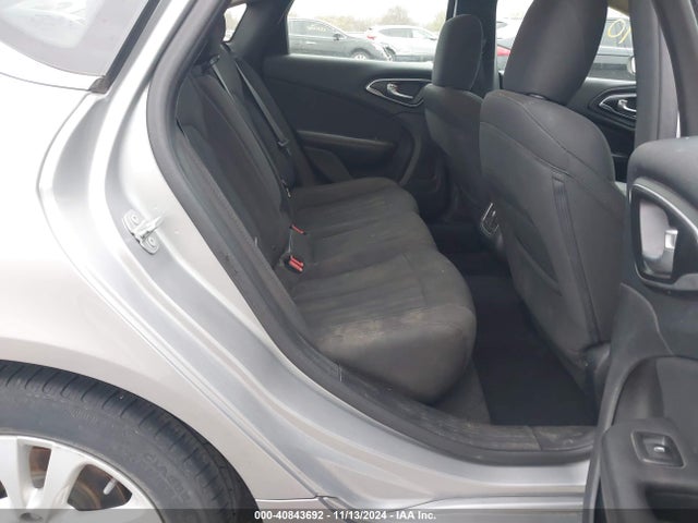1C3CCCAB0GN137477 Chrysler 200 Limited