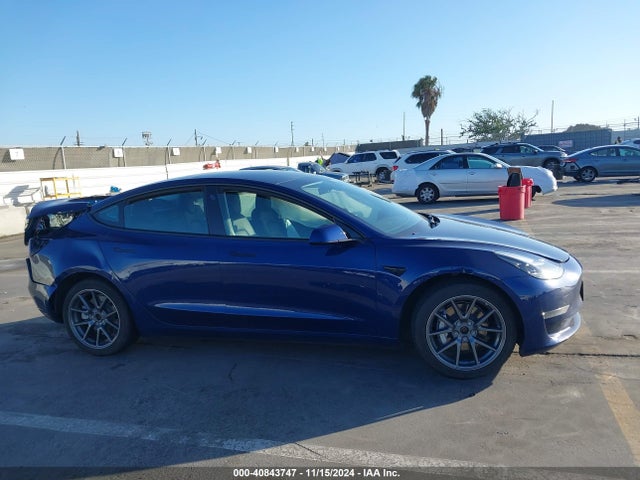 Tesla Model 3 Long Range Dual Motor All-wheel Drive 2022 5YJ3E1EBXNF286172 Image 13