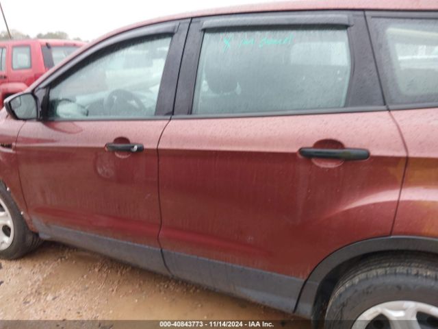 1FMCU0F7XJUA15925 Ford ESCAPE S